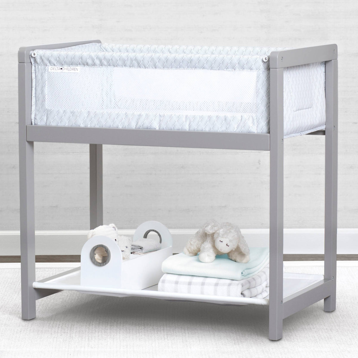 Portable Wood Bassinet Sleeper Crib S80443