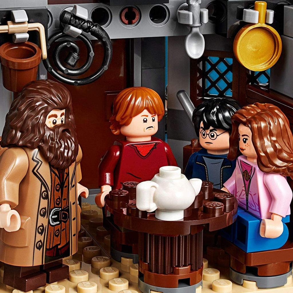Hagrid’s Hut: Buckbeak’s Rescue Playset with Hippogriff Figure V243
