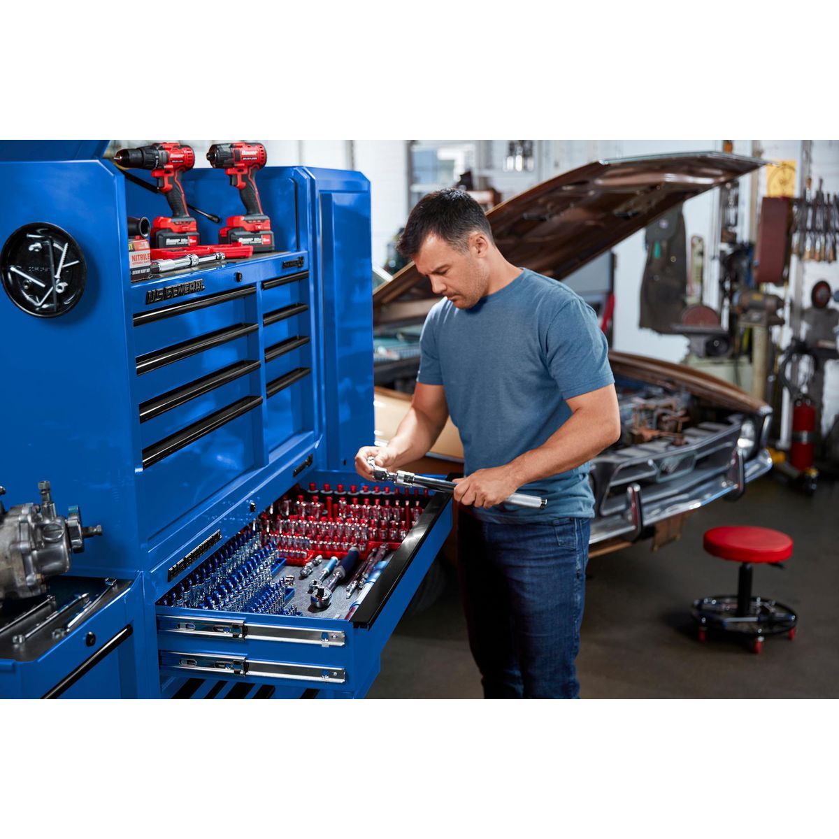 42 in. x 22 in. Blue Roll Cab H871932