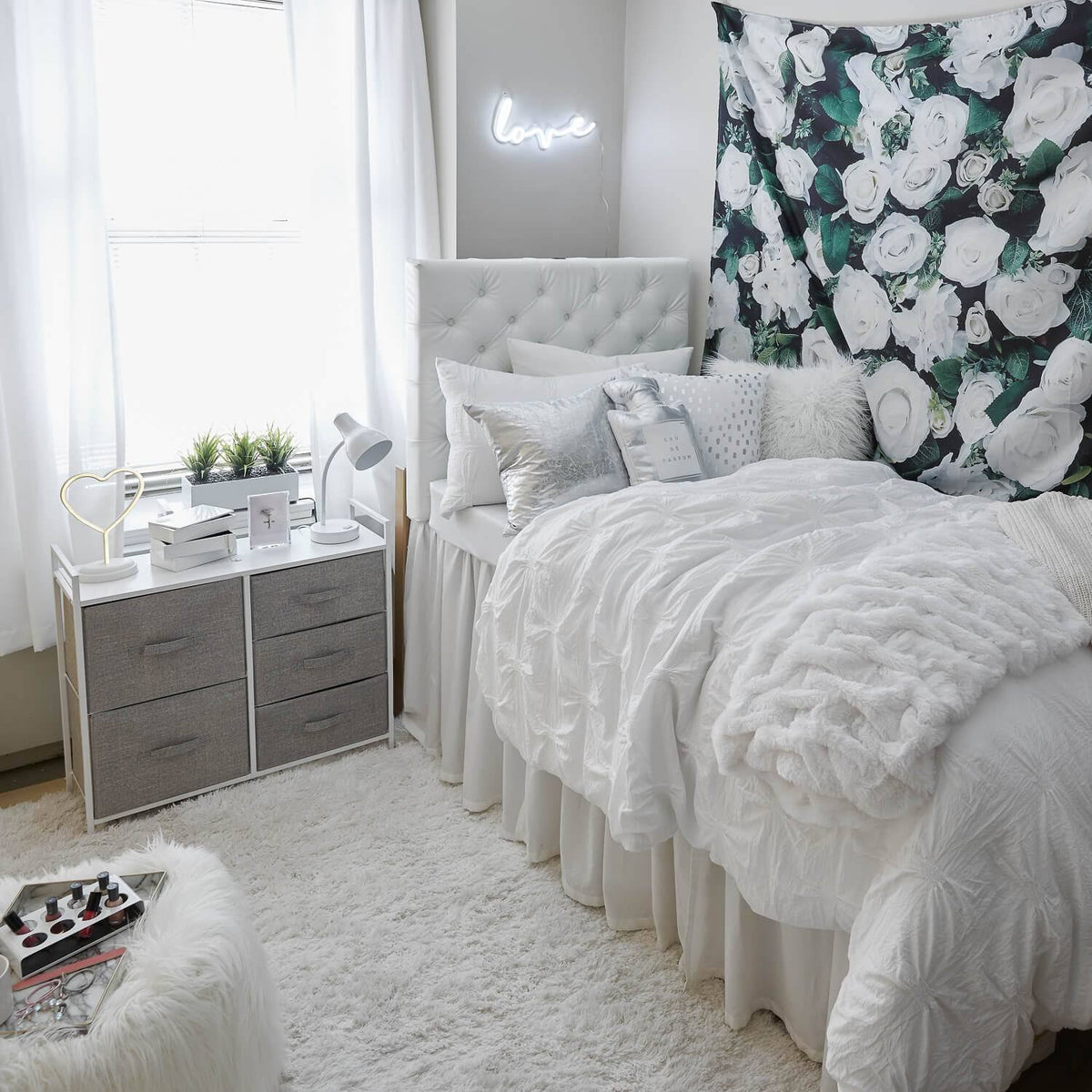 Twin/Twin XL Powered Tufted Headboard White Q820