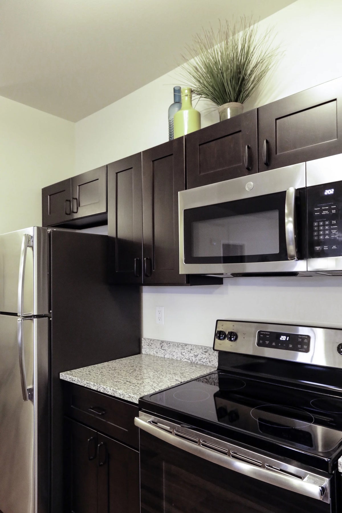 Espresso Shaker Style Wall Kitchen Cabinet 21x36x12 B439647